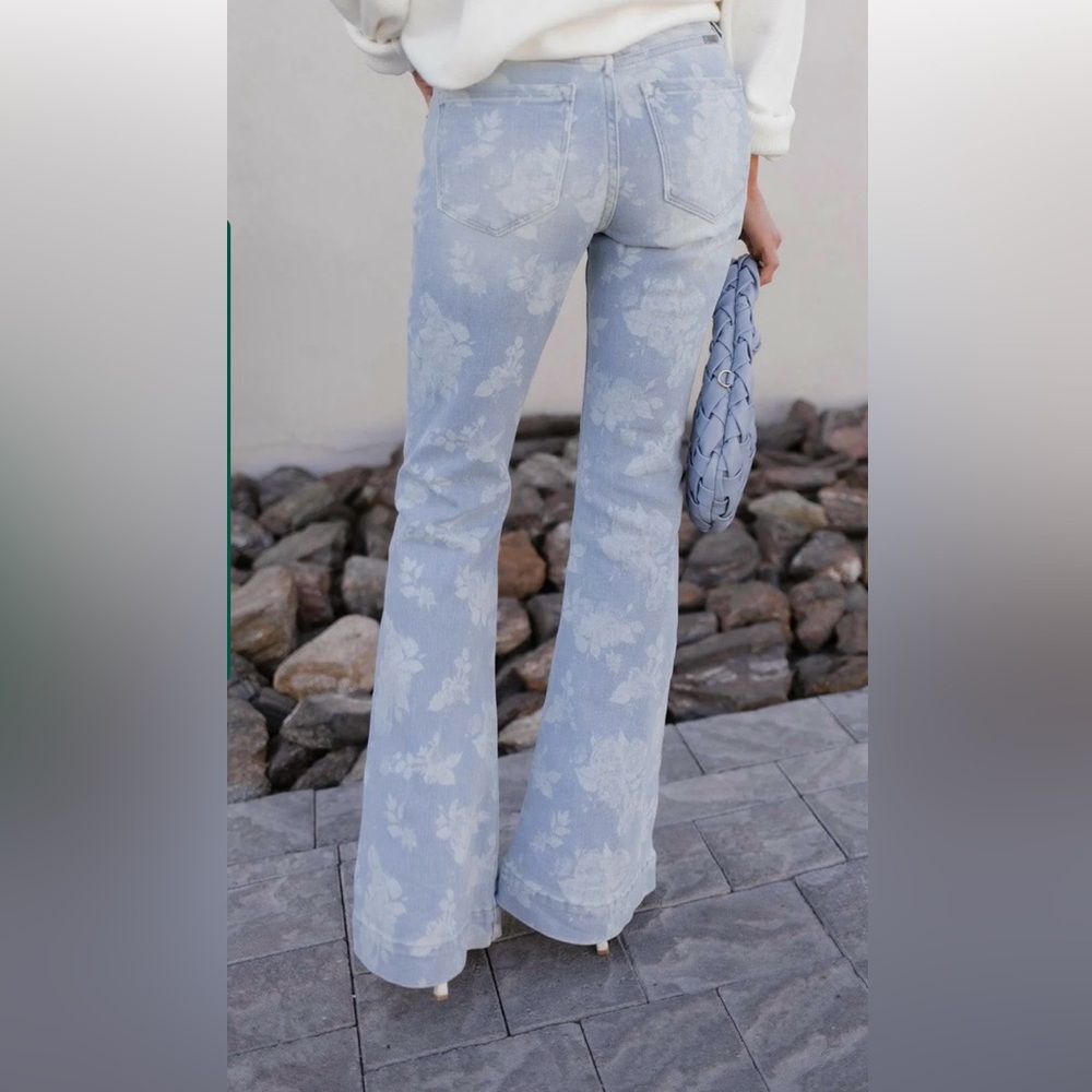 NWT - KanCan Faded Floral Flare Jeans - 9/28 - Picture 2 of 9